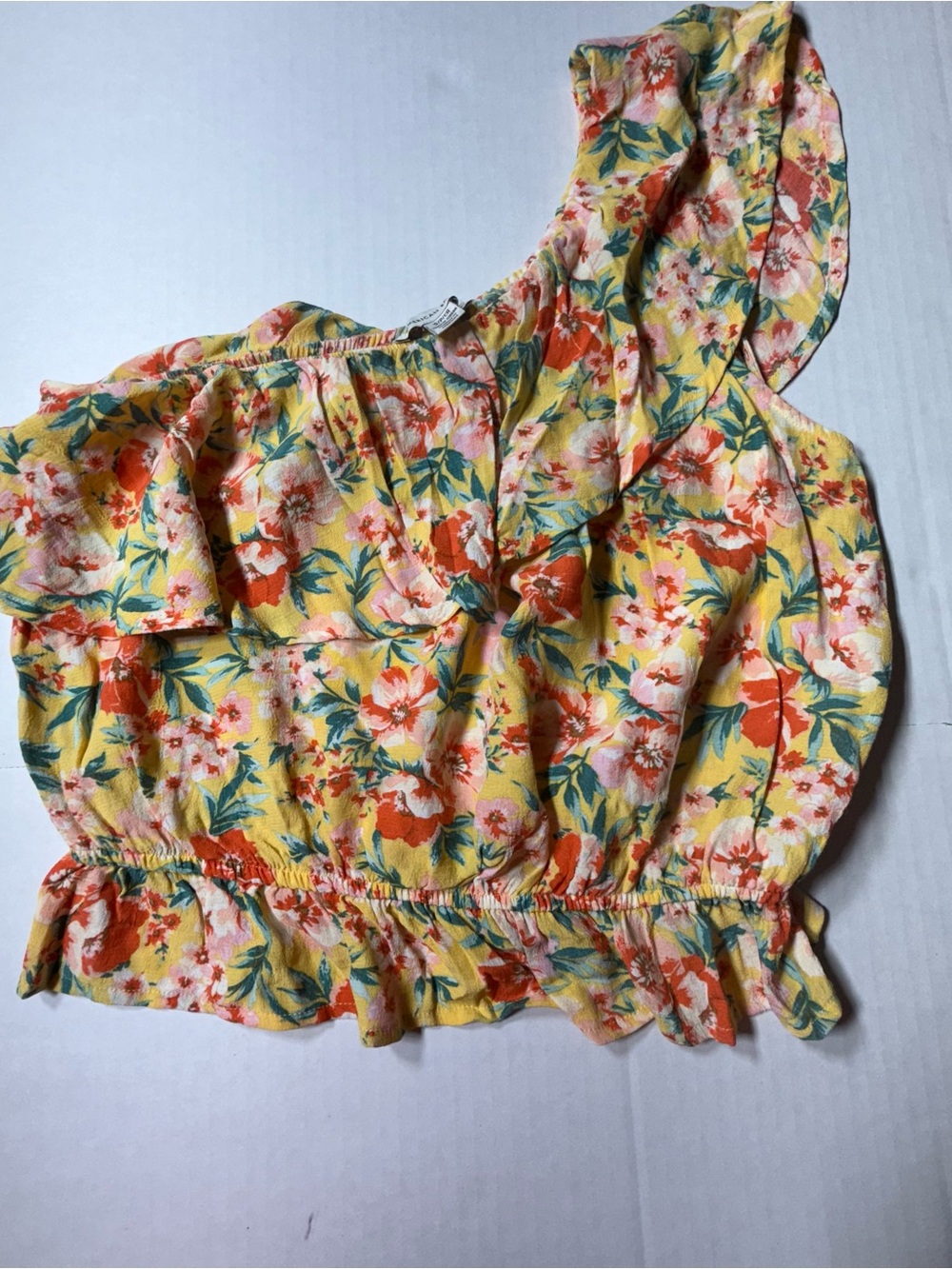 American Eagle Outfitters Yellow Floral One-Shoulder Ruffle Crop Top